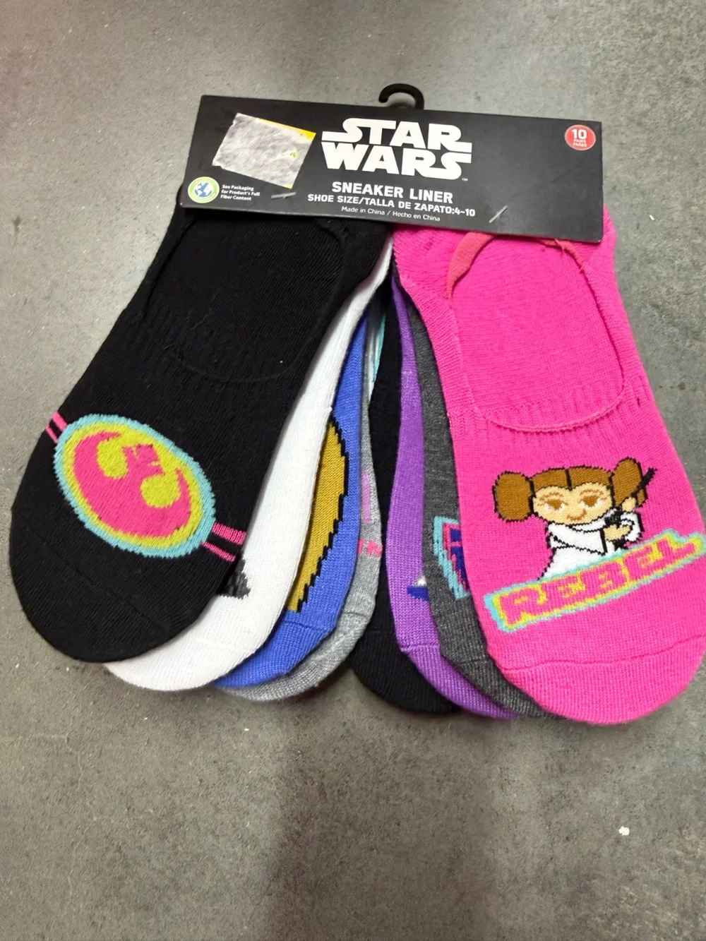 Assorted Stay Put Liner Socks Packs in Different Motifs